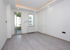 شقة 2 + 1 على مسافة قريبة من البحر في ليمان أنطاليا