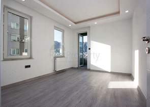 شقة 2 + 1 على مسافة قريبة من البحر في ليمان أنطاليا