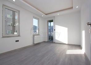 شقة 2 + 1 على مسافة قريبة من البحر في ليمان أنطاليا