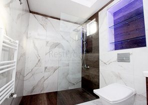 شقة 2 + 1 على مسافة قريبة من البحر في ليمان أنطاليا