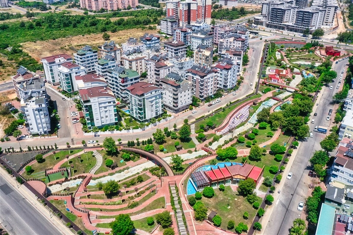 بنتهاوس واسع من 4 غرف نوم في كونيالتي أنطاليا