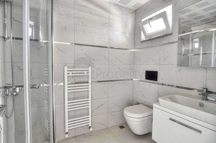 بنتهاوس واسع من 4 غرف نوم في كونيالتي أنطاليا