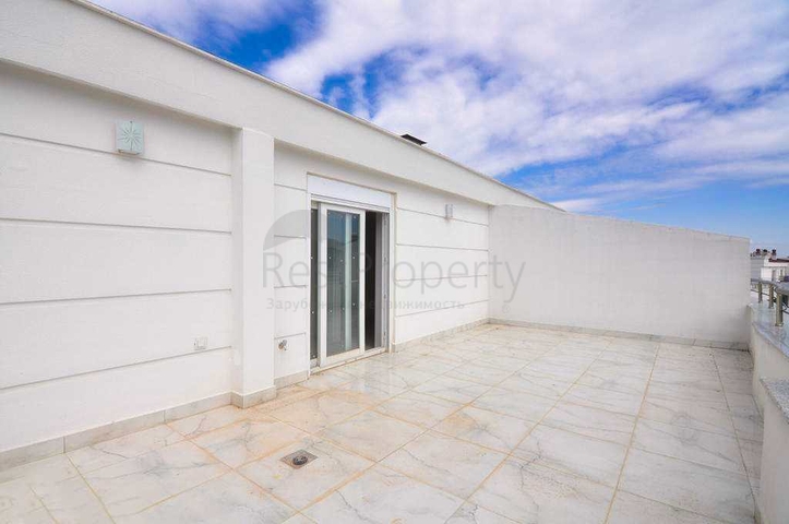 بنتهاوس واسع من 4 غرف نوم في كونيالتي أنطاليا