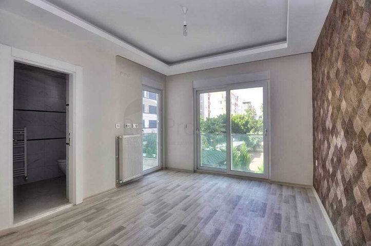 بنتهاوس واسع من 4 غرف نوم في كونيالتي أنطاليا