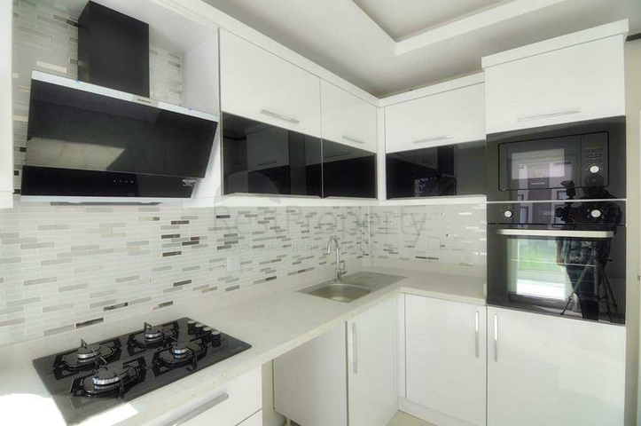 بنتهاوس واسع من 4 غرف نوم في كونيالتي أنطاليا