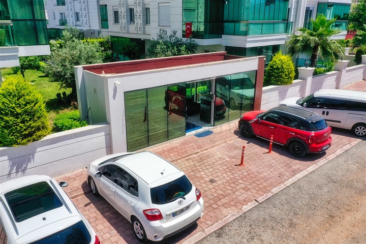 بنتهاوس واسع من 4 غرف نوم في كونيالتي أنطاليا