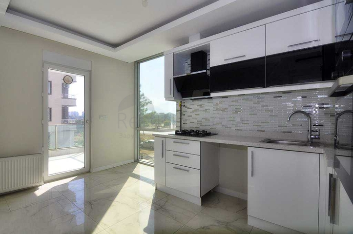 بنتهاوس واسع من 4 غرف نوم في كونيالتي أنطاليا