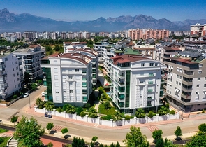 بنتهاوس واسع من 4 غرف نوم في كونيالتي أنطاليا