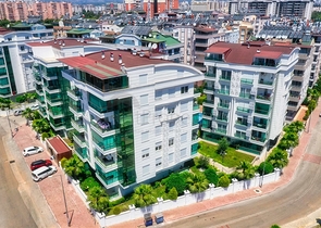 بنتهاوس واسع من 4 غرف نوم في كونيالتي أنطاليا