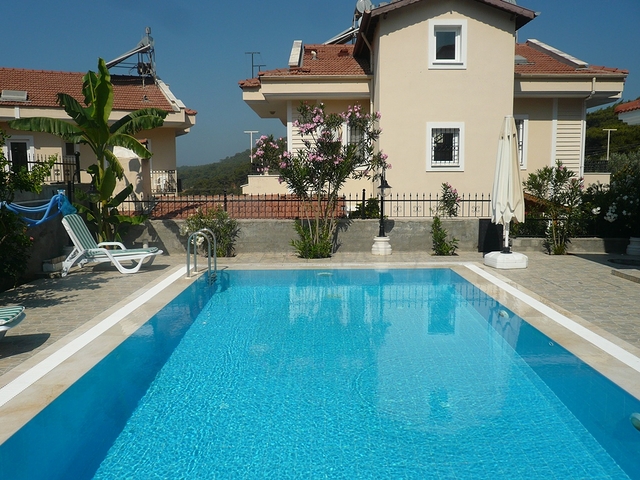 فيلا 5 + 1 بمنطقة فتحية