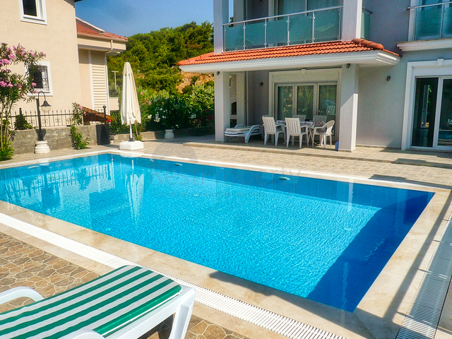 فيلا 5 + 1 بمنطقة فتحية