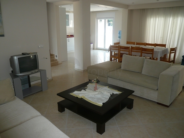 فيلا 5 + 1 بمنطقة فتحية