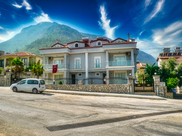 فيلا 5 + 1 بمنطقة فتحية