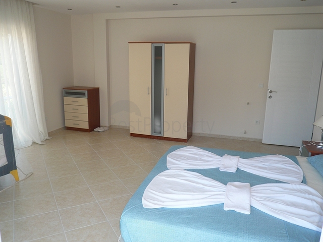 فيلا 5 + 1 بمنطقة فتحية