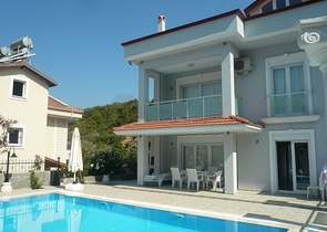 فيلا 5 + 1 بمنطقة فتحية