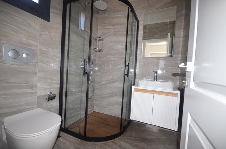 فيلا 4 + 1 بمنطقة فتحية