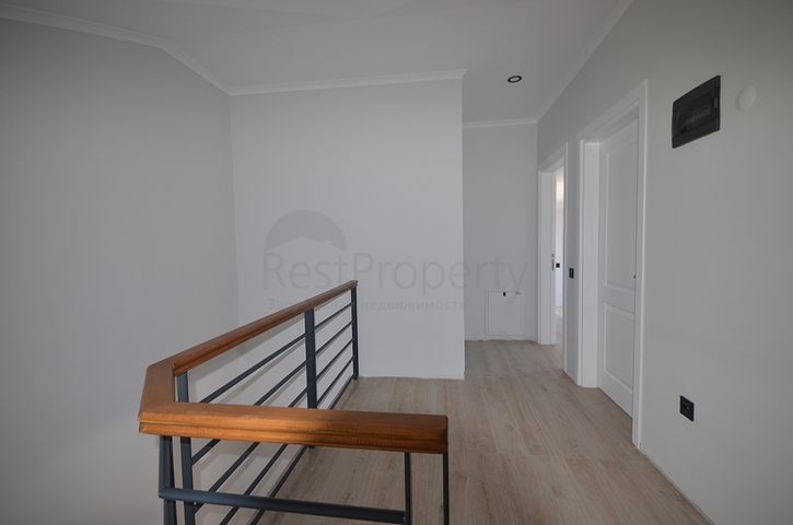 فيلا 4 + 1 بمنطقة فتحية