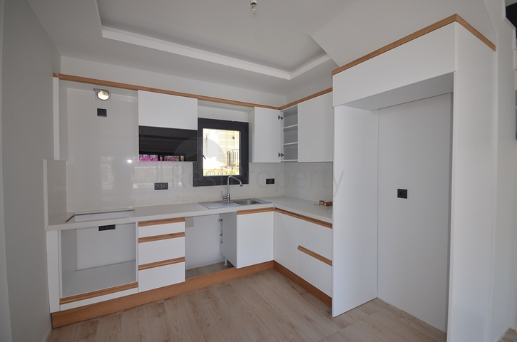 فيلا 4 + 1 بمنطقة فتحية