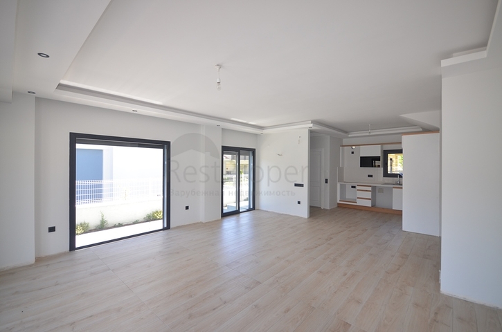 فيلا 4 + 1 بمنطقة فتحية