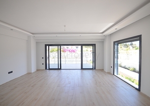 فيلا 4 + 1 بمنطقة فتحية