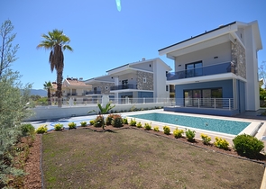 فيلا 4 + 1 بمنطقة فتحية