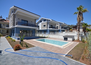 فيلا 4 + 1 بمنطقة فتحية