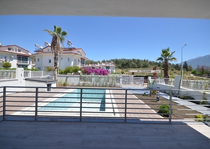 فيلا 4 + 1 بمنطقة فتحية