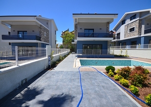 فيلا 4 + 1 بمنطقة فتحية