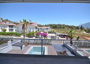 فيلا 4 + 1 بمنطقة فتحية