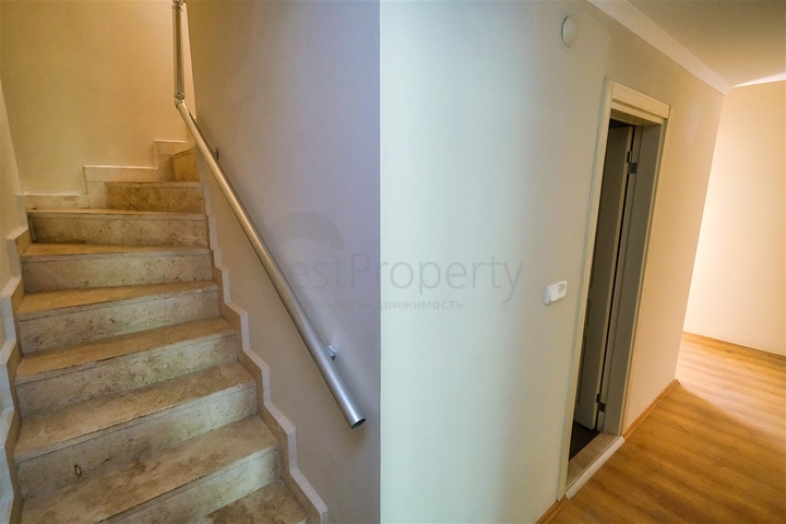 شقة مريحة ليست بعيدة عن البحر في منطقة خلابة في كيمير