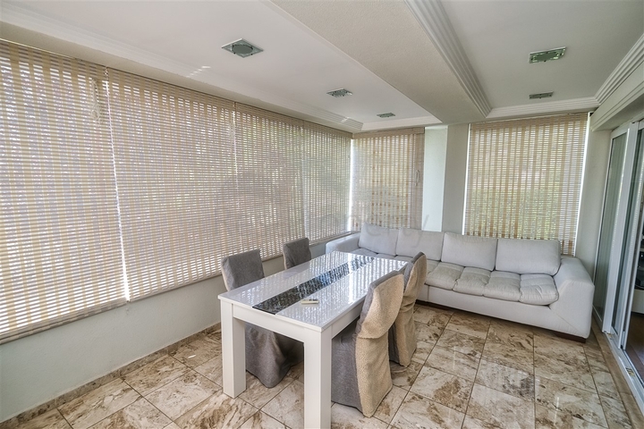 شقة مريحة ليست بعيدة عن البحر في منطقة خلابة في كيمير