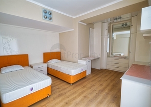 شقة مريحة ليست بعيدة عن البحر في منطقة خلابة في كيمير