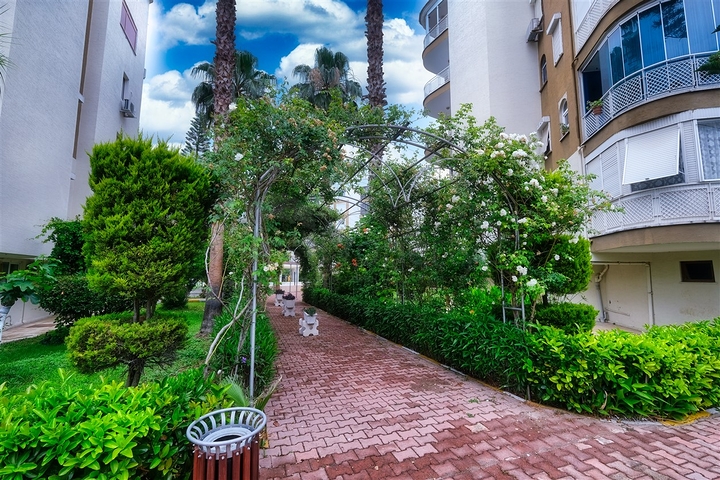 شقة مريحة ليست بعيدة عن البحر