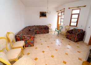 شقة مريحة ليست بعيدة عن البحر