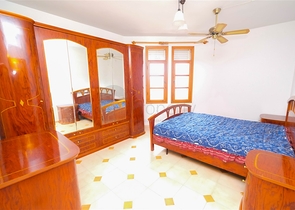 شقة مريحة ليست بعيدة عن البحر