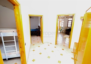 شقة مريحة ليست بعيدة عن البحر