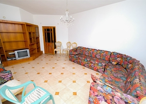 شقة مريحة ليست بعيدة عن البحر