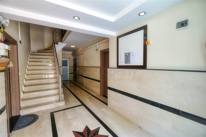 شقة مريحة 4 + 1 في ضمن مجمع