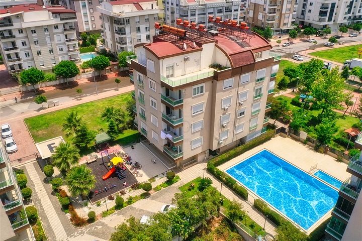 شقة مريحة 4 + 1 في ضمن مجمع