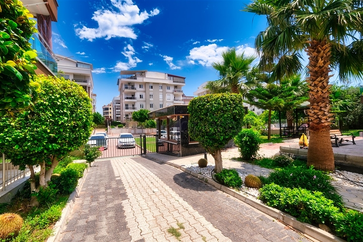 شقة مريحة 4 + 1 في ضمن مجمع