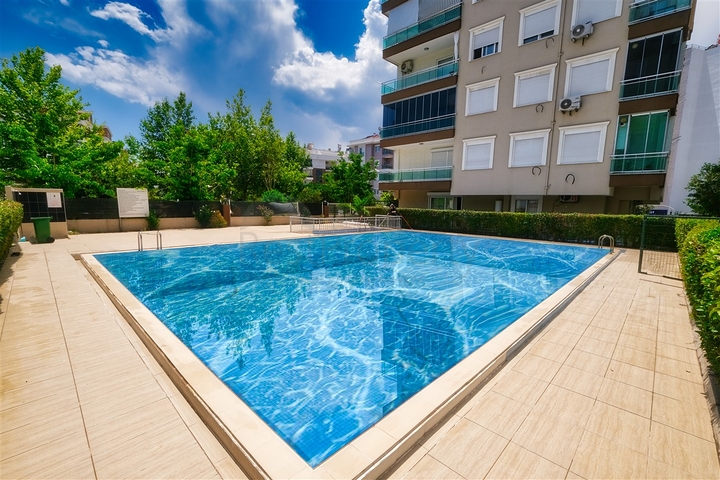 شقة مريحة 4 + 1 في ضمن مجمع