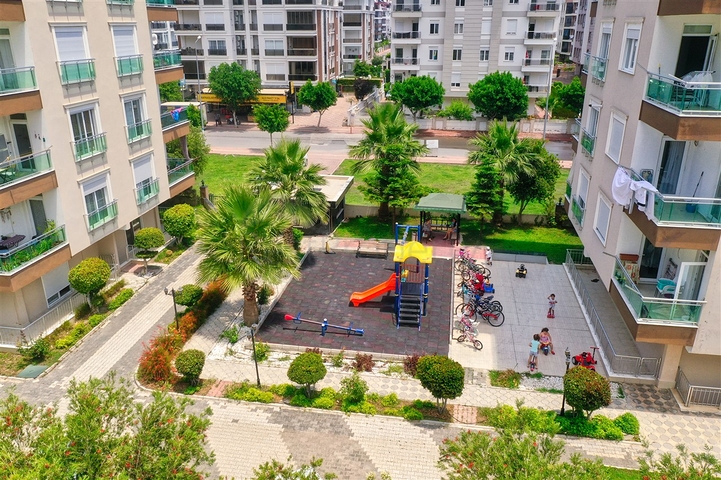 شقة مريحة 4 + 1 في ضمن مجمع