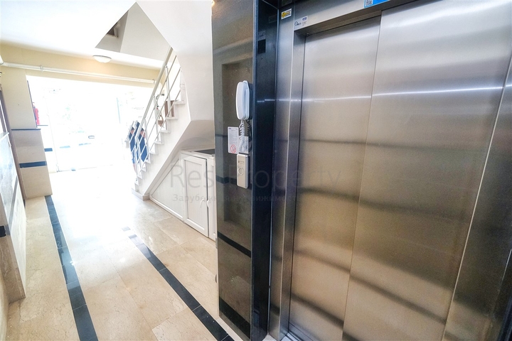 شقة مريحة 4 + 1 في ضمن مجمع