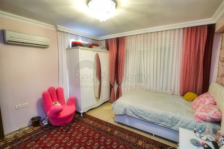 شقة مريحة 4 + 1 في ضمن مجمع