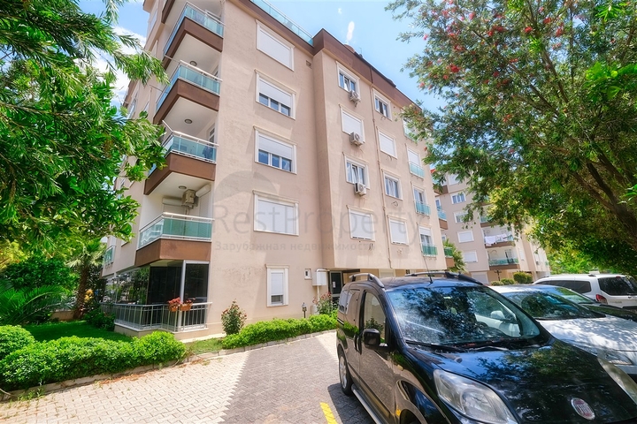 شقة مريحة 4 + 1 في ضمن مجمع