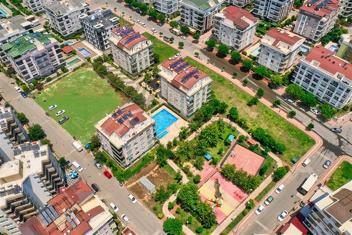 شقة مريحة 4 + 1 في ضمن مجمع