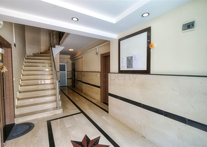 شقة مريحة 4 + 1 في ضمن مجمع