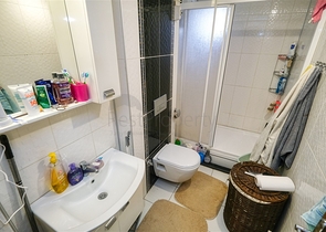 شقة مريحة 4 + 1 في ضمن مجمع