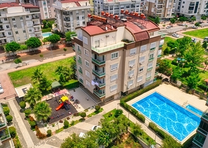 شقة مريحة 4 + 1 في ضمن مجمع