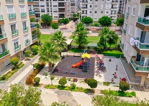 شقة مريحة 4 + 1 في ضمن مجمع